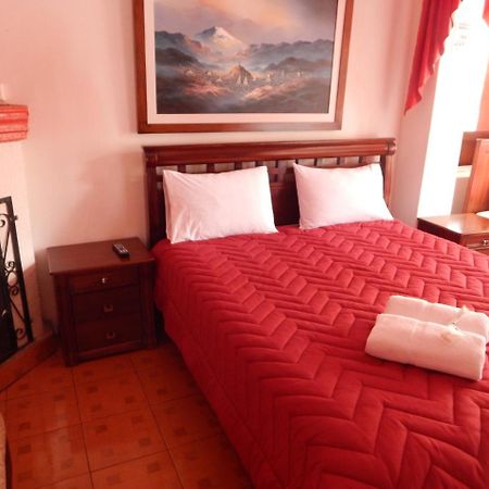 Hostal Imperial Quito Ngoại thất bức ảnh