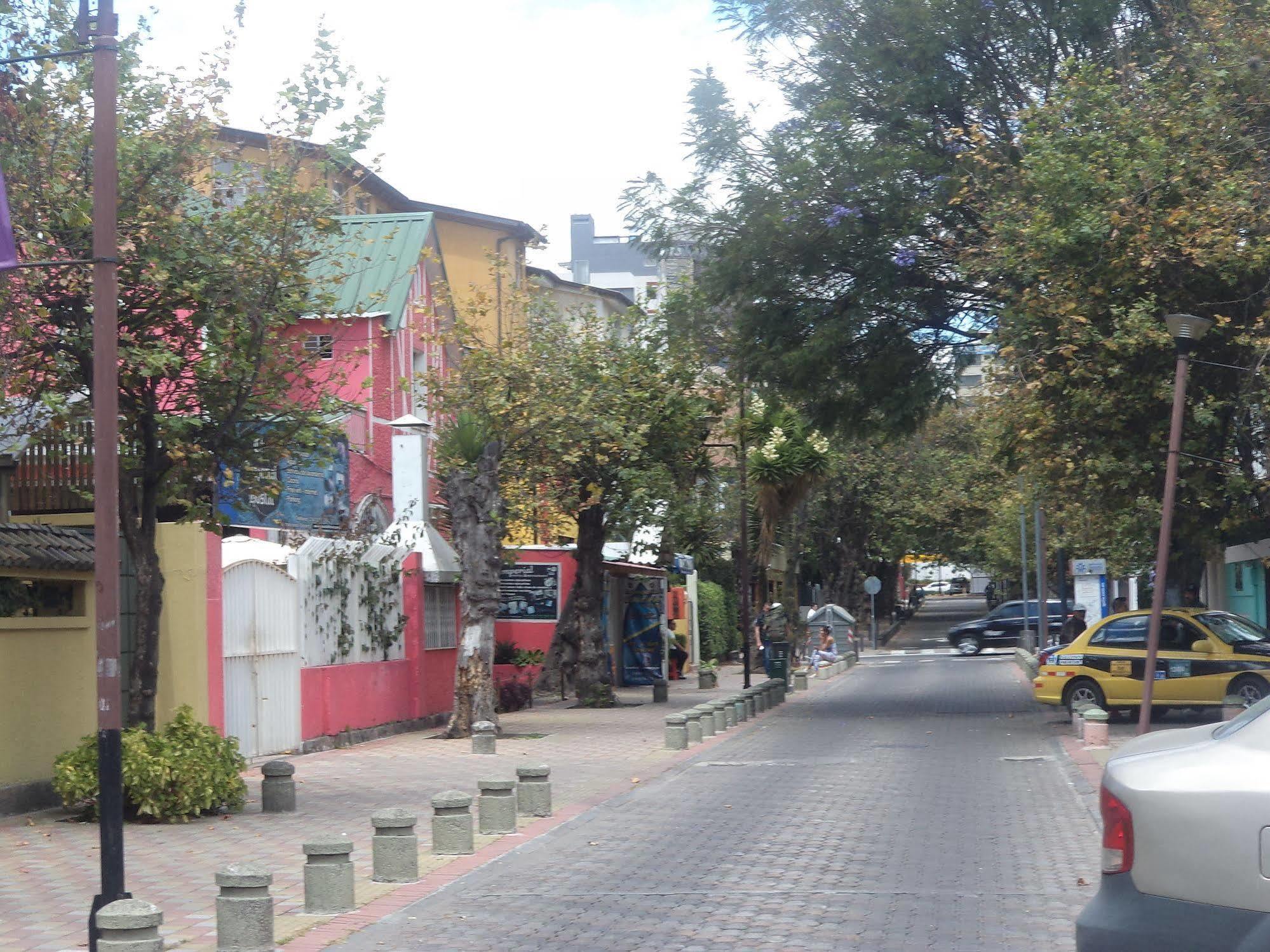 Hostal Imperial Quito Ngoại thất bức ảnh