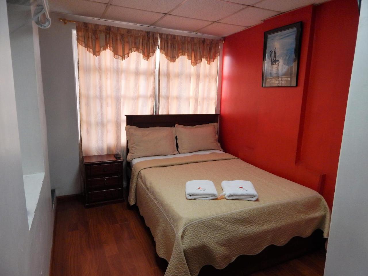 Hostal Imperial Quito Ngoại thất bức ảnh