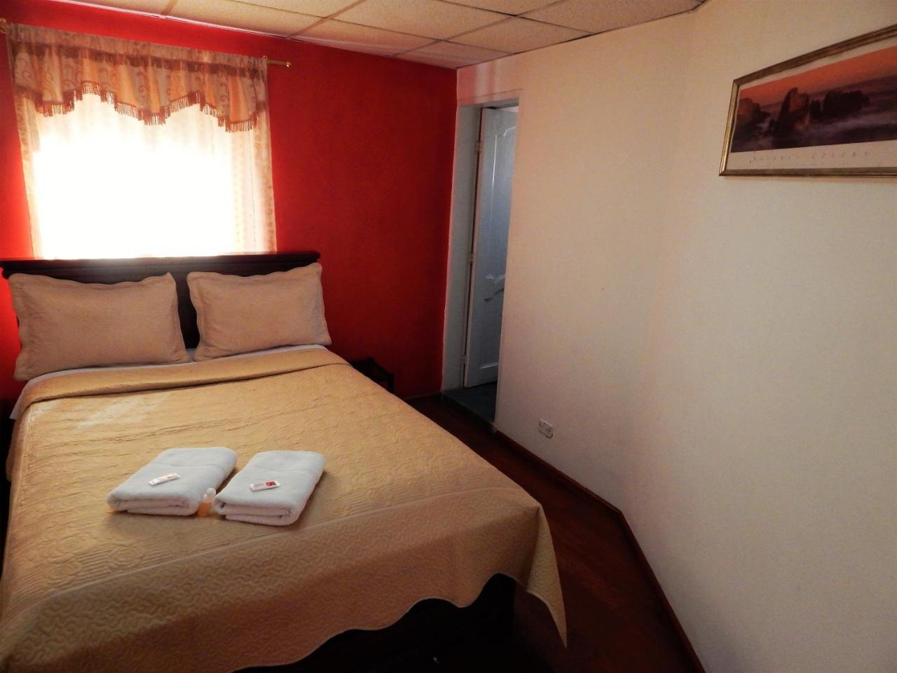 Hostal Imperial Quito Ngoại thất bức ảnh