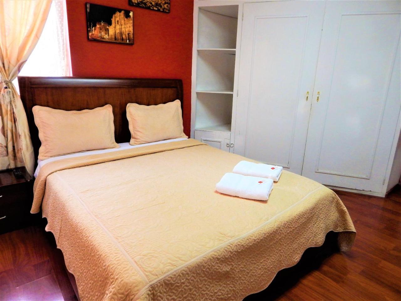 Hostal Imperial Quito Ngoại thất bức ảnh
